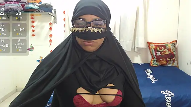 Snapshot of Aaliyah_brown chatting on October 16, 3:46 pm Aaliyah brown online show from October 16, 3:46 pm