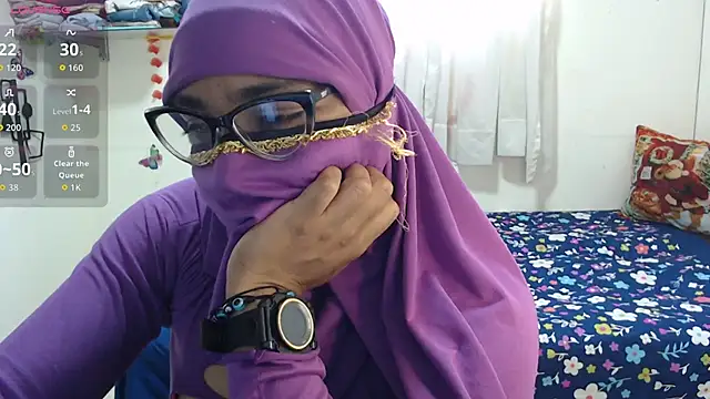 Aaliyah brown online show from October 24, 2:35 pm