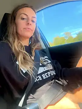 Snapshot of jungleangel chatting on October 18, 6:41 pm jungleangel online show from October 18, 6:41 pm