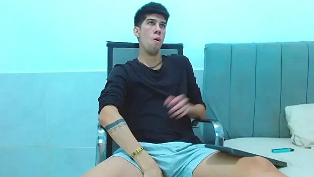 Snapshot of jhony-sex chatting on February 10, 6:39 am jhony-sex online show from February 10, 6:39 am