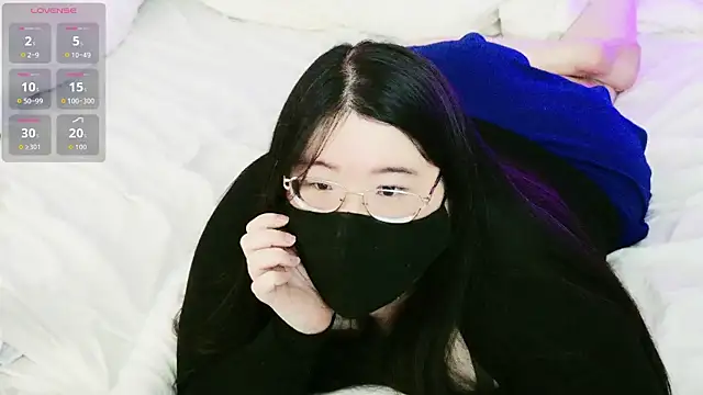 Snapshot of Kara-Nuna chatting on August 1, 1:38 am Kara-Nuna online show from August 1, 1:38 am