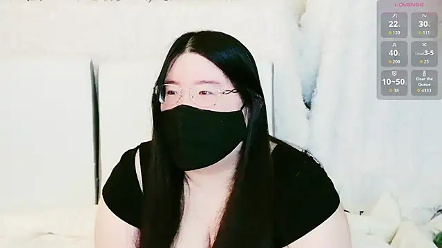Snapshot of Kara-Nuna chatting on August 5, 2:36 am Kara-Nuna online show from August 5, 2:36 am