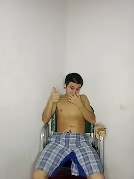 Snapshot of Mrdetonador chatting on October 7, 7:05 am Mrdetonador online show from October 7, 7:05 am