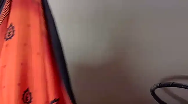 Snapshot of lola-__ chatting on December 6, 4:17 pm lola- online show from December 6, 4:17 pm