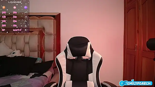 emilyaboott online show from February 1, 9:57 pm