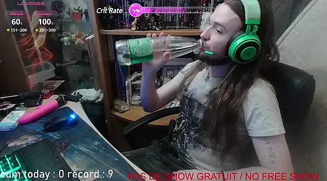 Snapshot of nicolasdumand21 chatting on February 21, 8:49 pm nicolasdumand21 online show from February 21, 8:49 pm