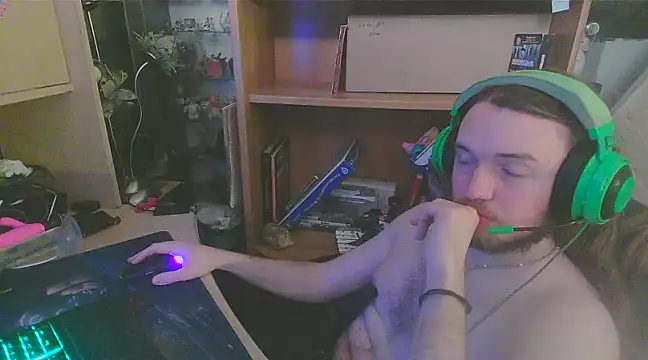 Snapshot of nicolasdumand21 chatting on February 25, 8:30 pm nicolasdumand21 online show from February 25, 8:30 pm