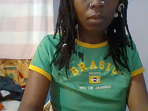 Snapshot of pretty_almah chatting on June 14, 4:36 am pretty almah online show from June 14, 4:36 am