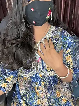 Snapshot of Tanvi-patil chatting on December 23, 6:33 am Tanvi-patil online show from December 23, 6:33 am