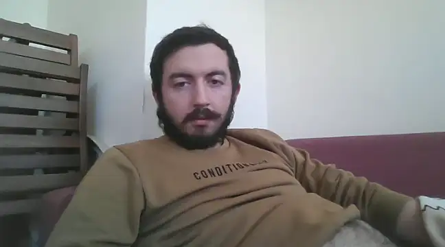 Snapshot of laynufff chatting on January 18, 2:23 pm laynufff online show from January 18, 2:23 pm