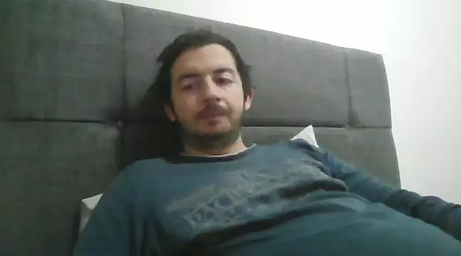 Snapshot of laynufff chatting on February 2, 5:42 am laynufff online show from February 2, 5:42 am