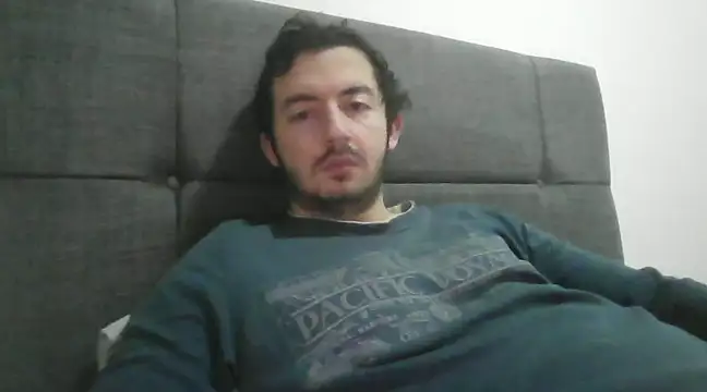 Snapshot of laynufff chatting on February 7, 6:24 am laynufff online show from February 7, 6:24 am