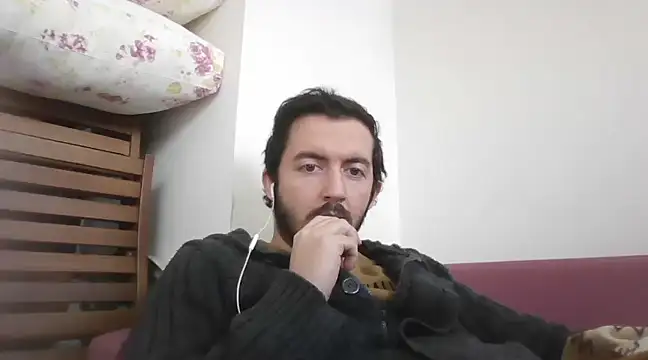 Snapshot of laynufff chatting on February 20, 10:27 am laynufff online show from February 20, 10:27 am