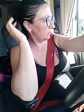 Snapshot of cuplubijoanna chatting on April 23, 1:35 pm cuplubijoanna online show from April 23, 1:35 pm