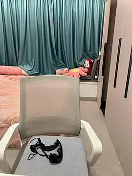 palzkybi123 online show from February 6, 1:43 am