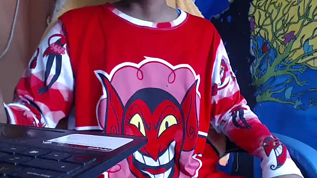 Snapshot of yohatinelly07 chatting on October 23, 6:50 pm yohatinelly07 online show from October 23, 6:50 pm