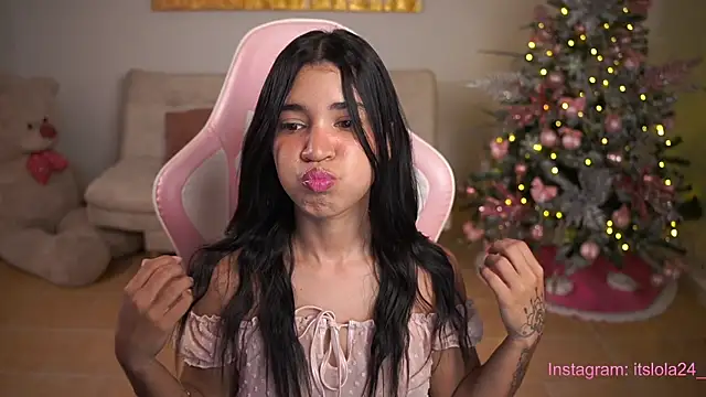 Snapshot of its_lola24 chatting on December 17, 11:16 pm its lola24 online show from December 17, 11:16 pm