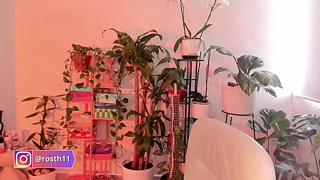 rossth1 online show from October 24, 7:43 pm