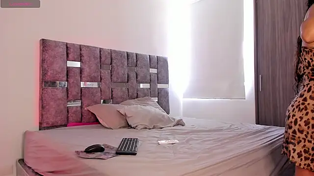 rossth1 online show from February 28, 7:48 pm