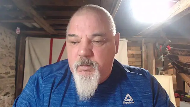 Newfiesausage1972 online show from February 7, 10:19 am