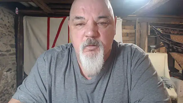 Newfiesausage1972 online show from March 3, 8:53 am