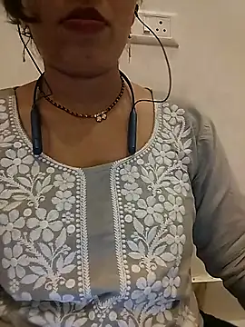 Snapshot of Simaran_bhabhi chatting on March 31, 4:29 pm Simaran bhabhi online show from March 31, 4:29 pm