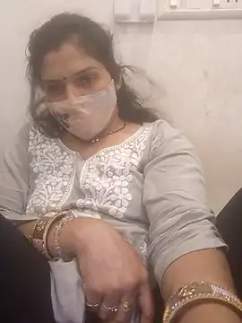Snapshot of Simaran_bhabhi chatting on April 3, 6:28 pm Simaran bhabhi online show from April 3, 6:28 pm