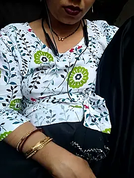 Snapshot of Simaran_bhabhi chatting on June 9, 12:22 am Simaran bhabhi online show from June 9, 12:22 am