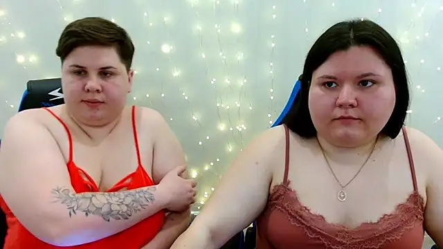 BeckyAndHellen online show from March 10, 10:31 am