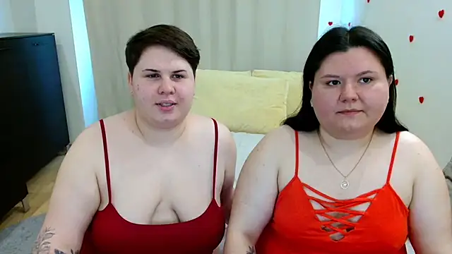 Snapshot of BeckyAndHellen chatting on June 16, 11:02 am BeckyAndHellen online show from June 16, 11:02 am