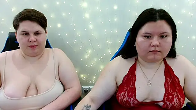 Snapshot of BeckyAndHellen chatting on June 27, 8:47 pm BeckyAndHellen online show from June 27, 8:47 pm