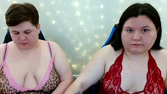 Snapshot of BeckyAndHellen chatting on July 2, 9:04 am BeckyAndHellen online show from July 2, 9:04 am