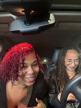 Snapshot of Shuggabutt chatting on December 14, 5:40 am Shuggabutt online show from December 14, 5:40 am