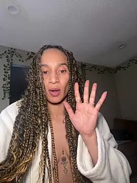 Snapshot of Shuggabutt chatting on January 10, 7:25 am Shuggabutt online show from January 10, 7:25 am