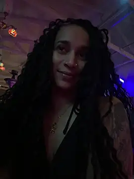 Snapshot of Shuggabutt chatting on February 27, 7:41 am Shuggabutt online show from February 27, 7:41 am