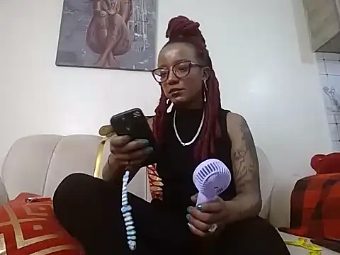 hoely grail01 online show from March 18, 9:29 pm