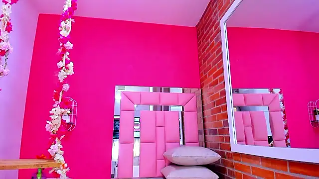 Snapshot of malu_horny_69 chatting on December 1, 4:29 pm malu horny 69 online show from December 1, 4:29 pm