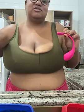 Snapshot of SweetLizzyBBW chatting on May 26, 1:23 am SweetLizzyBBW online show from May 26, 1:23 am