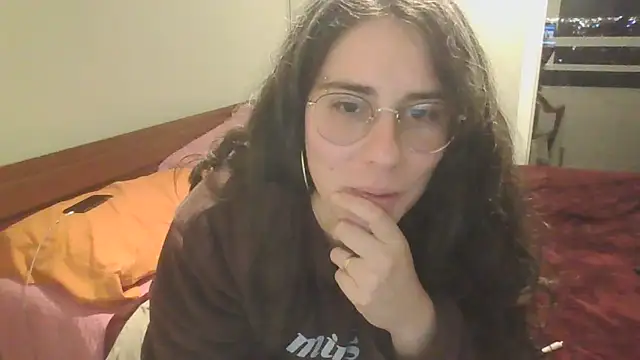 Snapshot of atenealovve_77 chatting on October 24, 2:30 am atenealovve 77 online show from October 24, 2:30 am