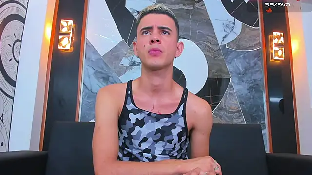 Snapshot of kai_borman chatting on January 12, 12:23 pm kai borman online show from January 12, 12:23 pm