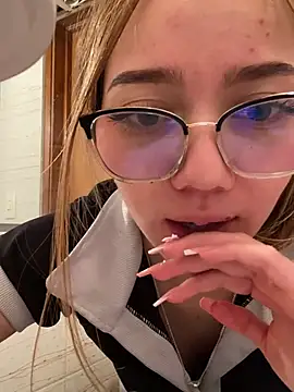 melody-dy online show from December 29, 2:27 am