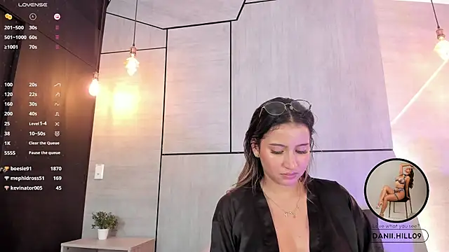 Snapshot of danii_hill_ chatting on December 13, 7:25 am danii hill online show from December 13, 7:25 am