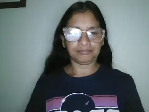 Snapshot of titssmall123 chatting on January 14, 5:08 am titssmall123 online show from January 14, 5:08 am