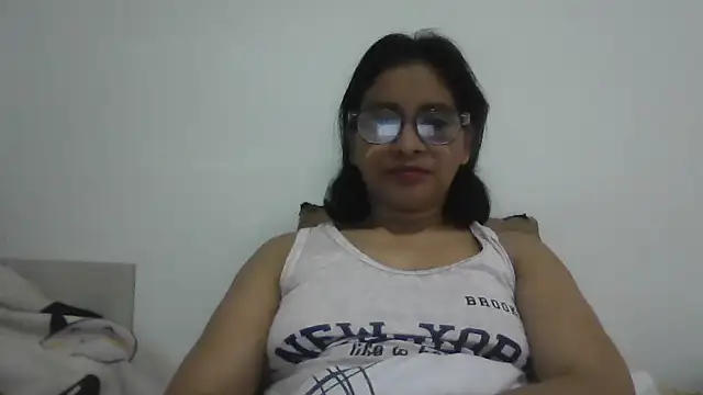 Snapshot of titssmall123 chatting on November 19, 3:01 pm titssmall123 online show from November 19, 3:01 pm