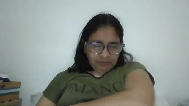 Snapshot of titssmall123 chatting on November 27, 10:56 pm titssmall123 online show from November 27, 10:56 pm
