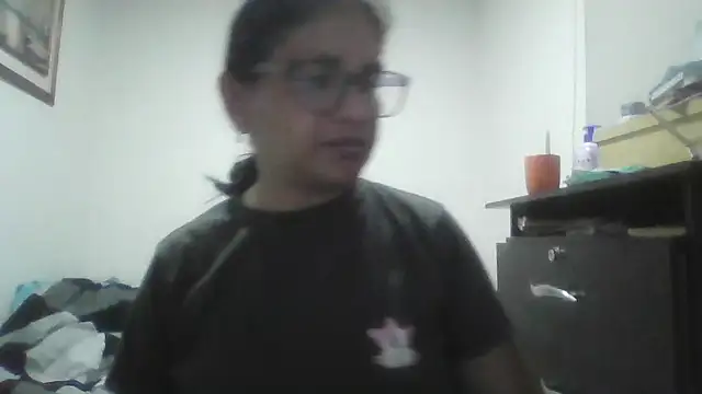 Snapshot of titssmall123 chatting on February 2, 12:20 am titssmall123 online show from February 2, 12:20 am