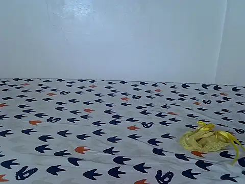 Snapshot of laetitia_ chatting on February 13, 9:22 pm laetitia online show from February 13, 9:22 pm