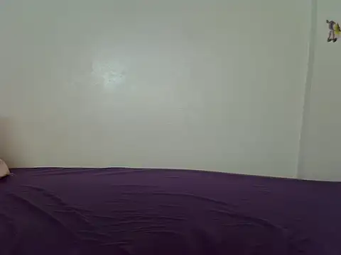 Snapshot of laetitia_ chatting on February 18, 1:18 pm laetitia online show from February 18, 1:18 pm