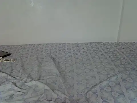 laetitia  online show from March 4, 3:18 pm