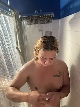 Snapshot of allissonw13 chatting on December 5, 3:37 am allissonw13 online show from December 5, 3:37 am